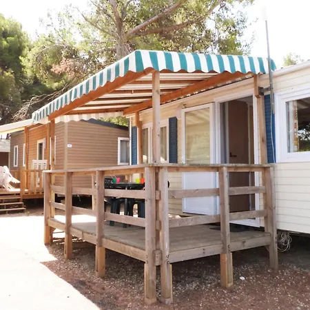 Le Mediterranee Kemping 3*
