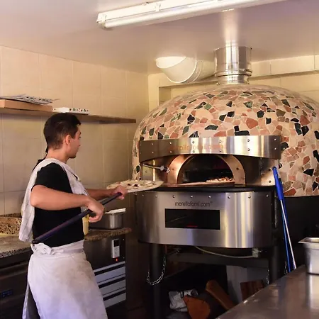 Le Mediterranee 히에레