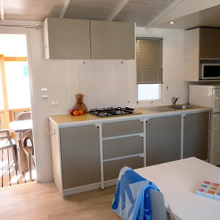 Le Mediterranee Kemping 3*