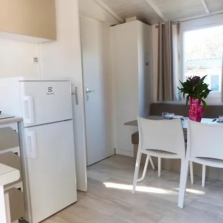 Le Mediterranee 3* Йер