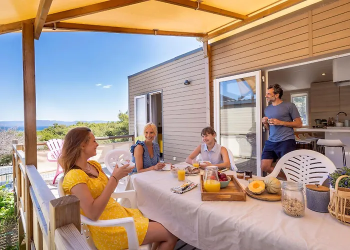 Le Mediterranee אתר קמפינג