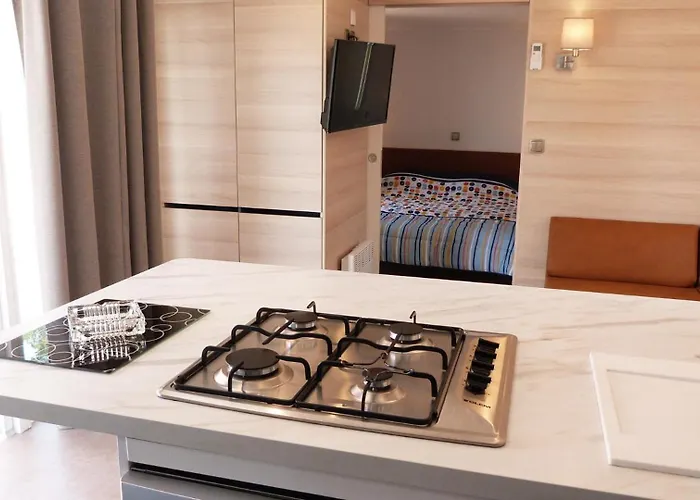 Le Mediterranee 3* הייר